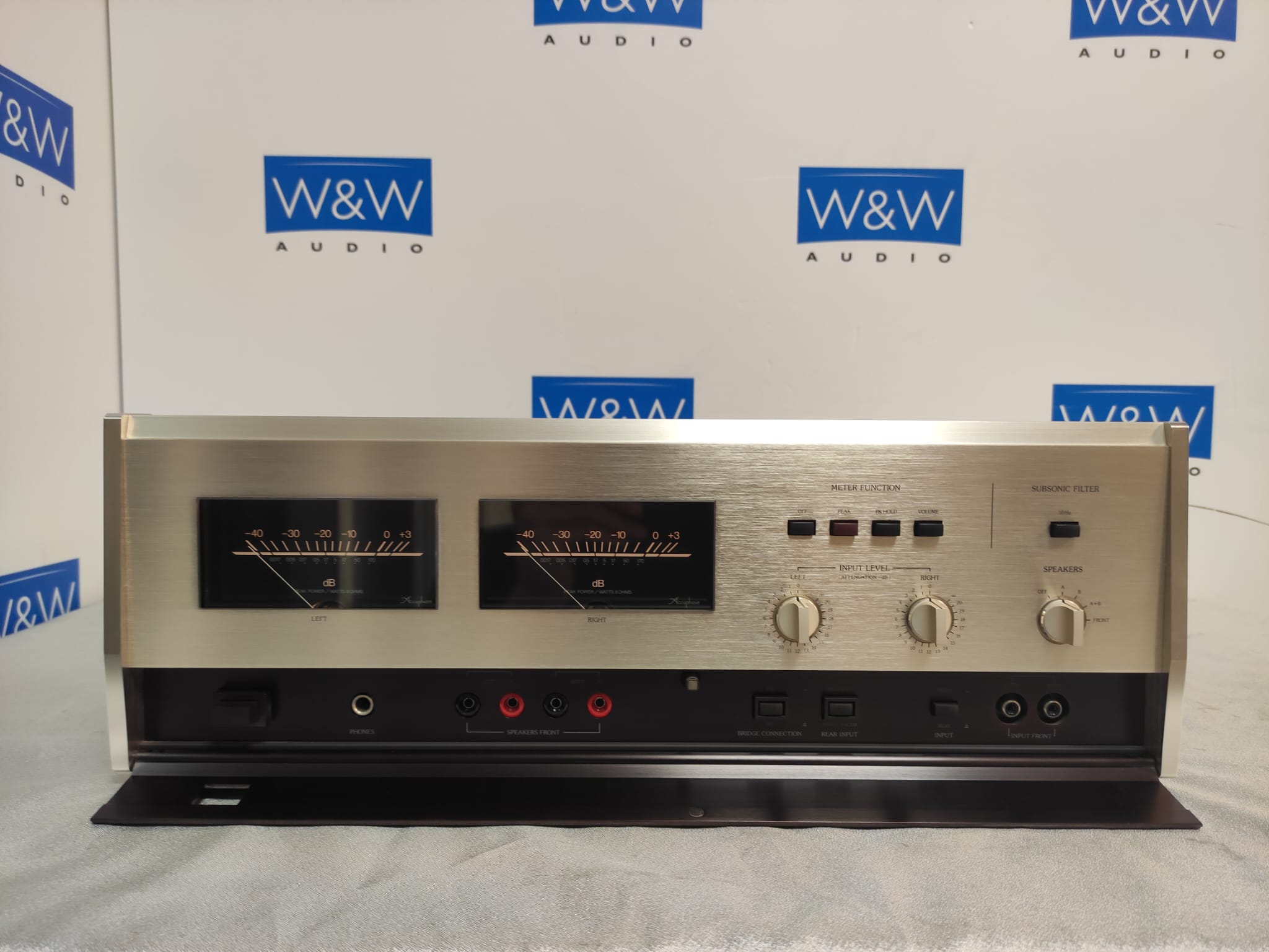 accuphase-p-300l-2.jpg